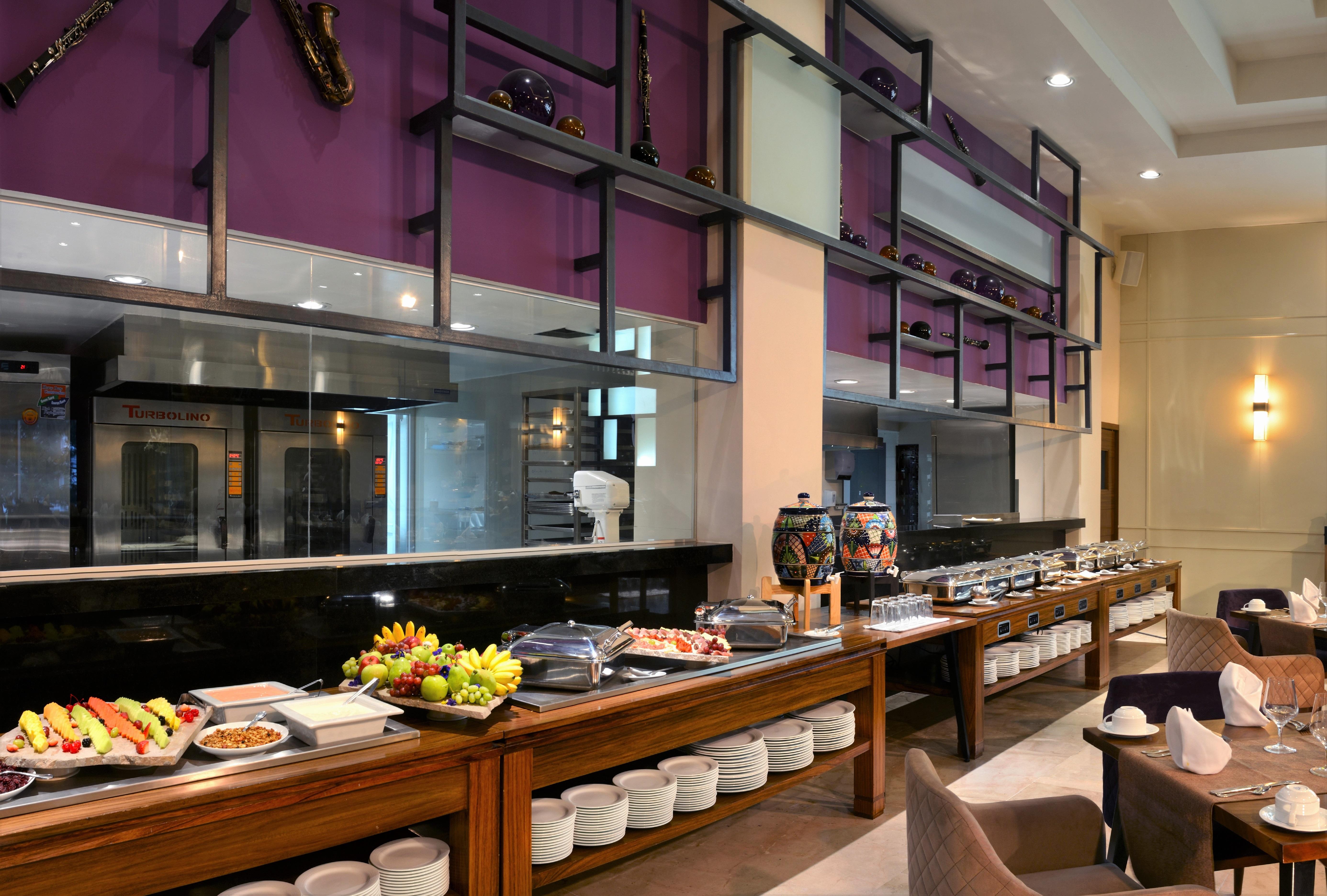 Hard Rock Hotel Guadalajara Zapopan Eksteriør bilde The buffet at the hotel