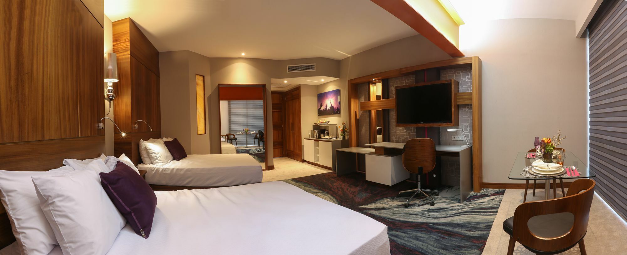 Hard Rock Hotel Guadalajara Zapopan Eksteriør bilde A room at the hotel